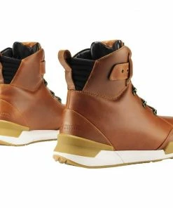 Boots And Footwear Icon One Thousand Varial Boots